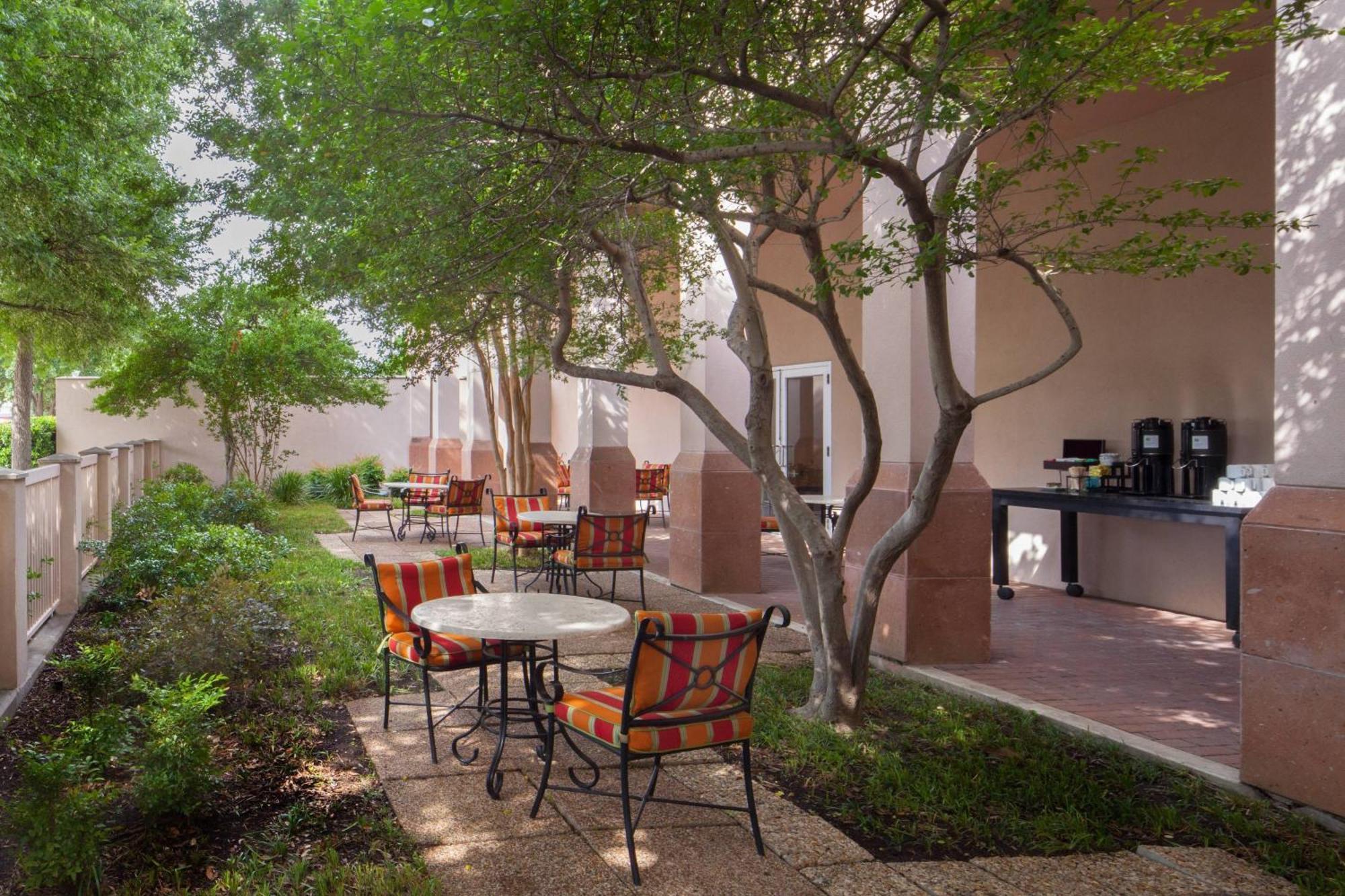 Dallas Marriott Suites Medical/Market Center Экстерьер фото