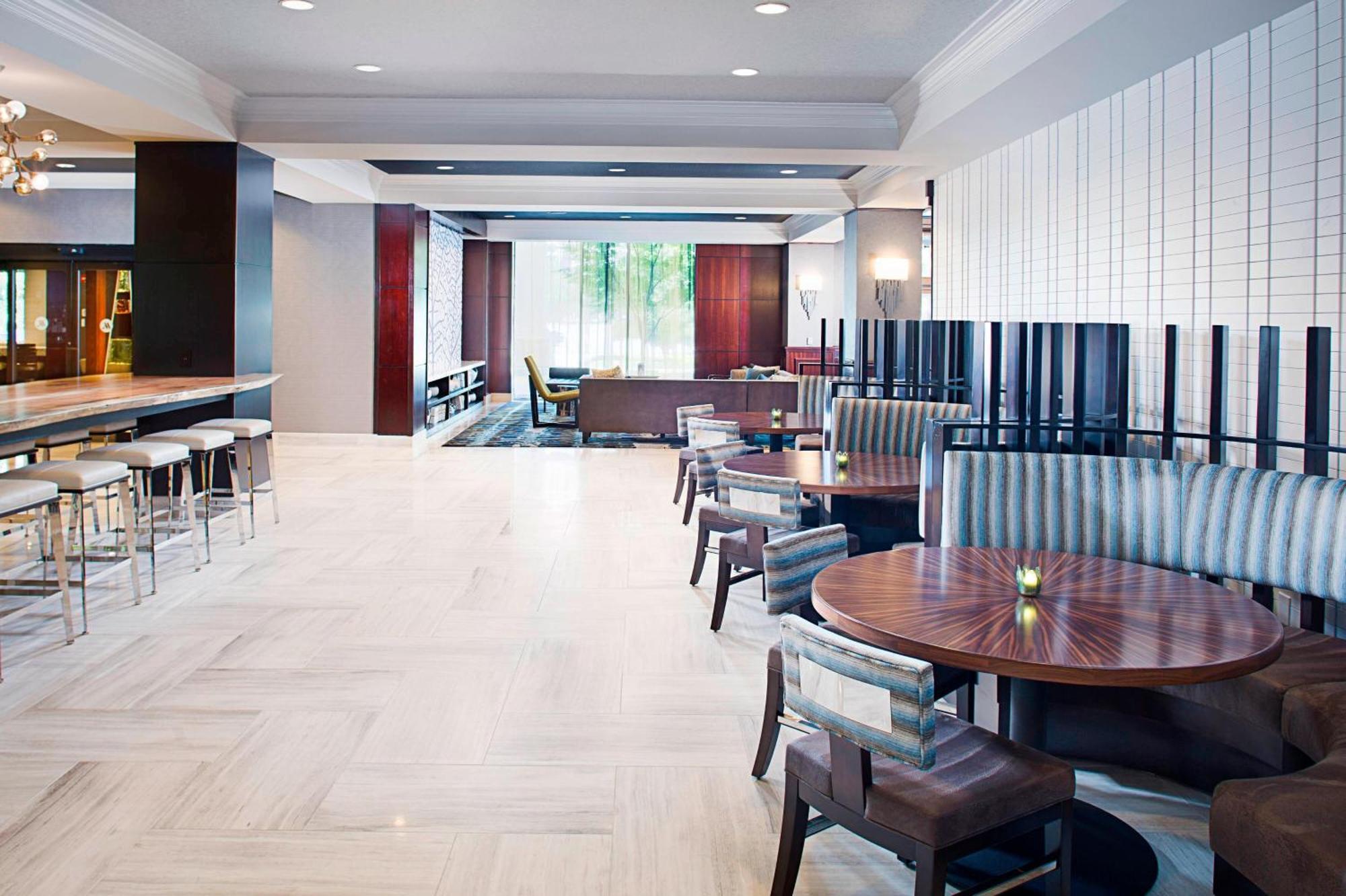 Dallas Marriott Suites Medical/Market Center Экстерьер фото