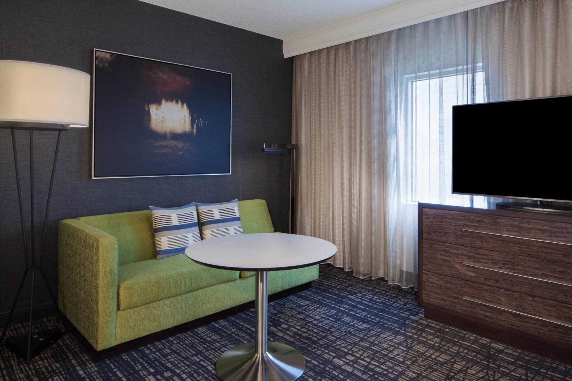 Dallas Marriott Suites Medical/Market Center Экстерьер фото