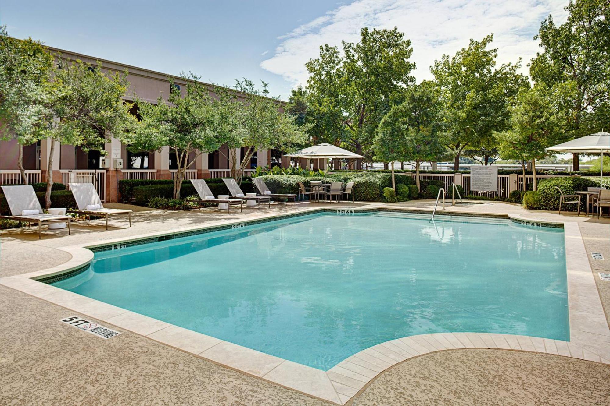 Dallas Marriott Suites Medical/Market Center Экстерьер фото