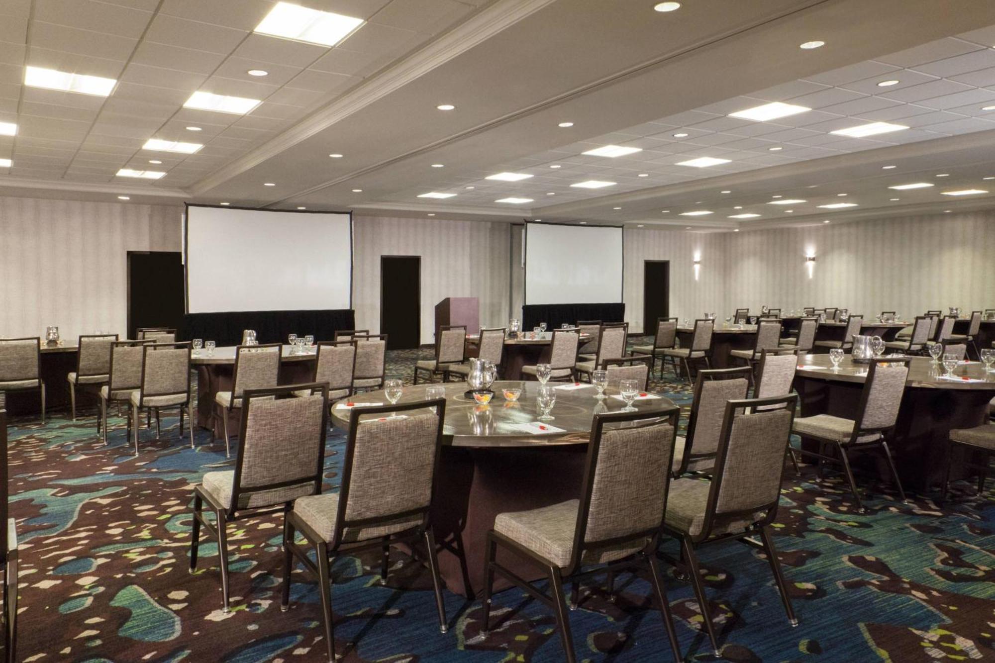 Dallas Marriott Suites Medical/Market Center Экстерьер фото