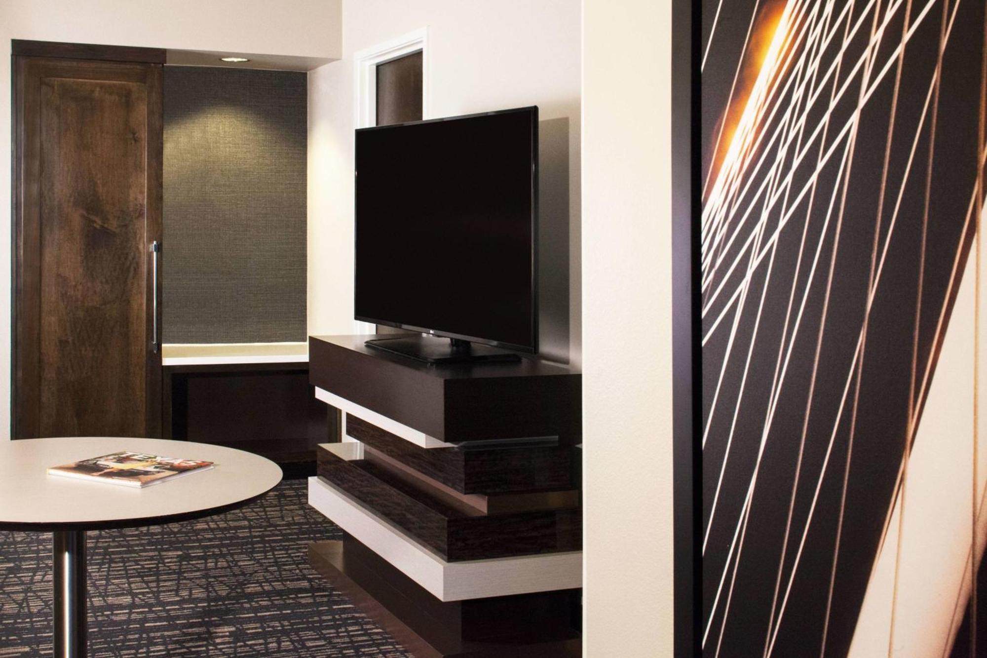 Dallas Marriott Suites Medical/Market Center Экстерьер фото