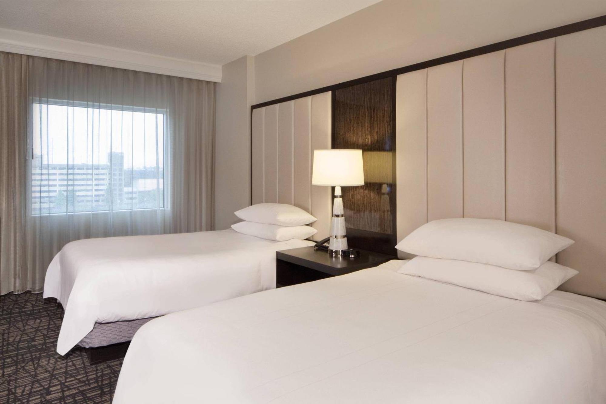 Dallas Marriott Suites Medical/Market Center Экстерьер фото